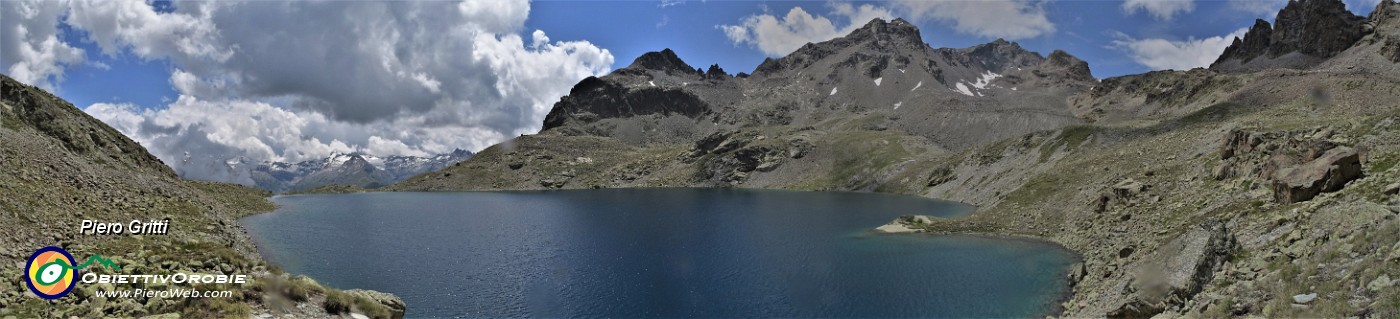 31 E siamo al Lej de la Tscheppa (2617 m) colorato d'azzurro intenso.jpg